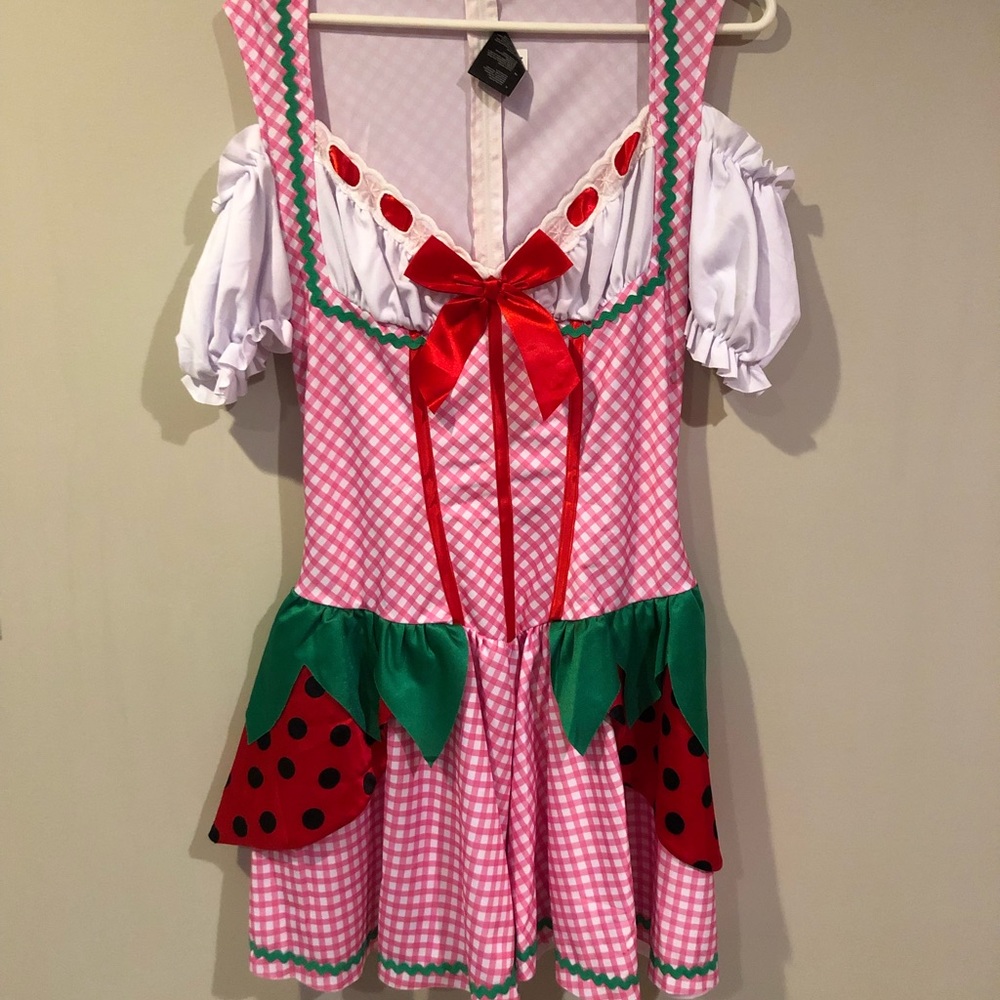 Legs Avenue m/l strawberry shortcake costume